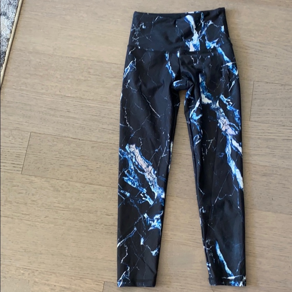 STRUT THIS legging. GREAT condition!